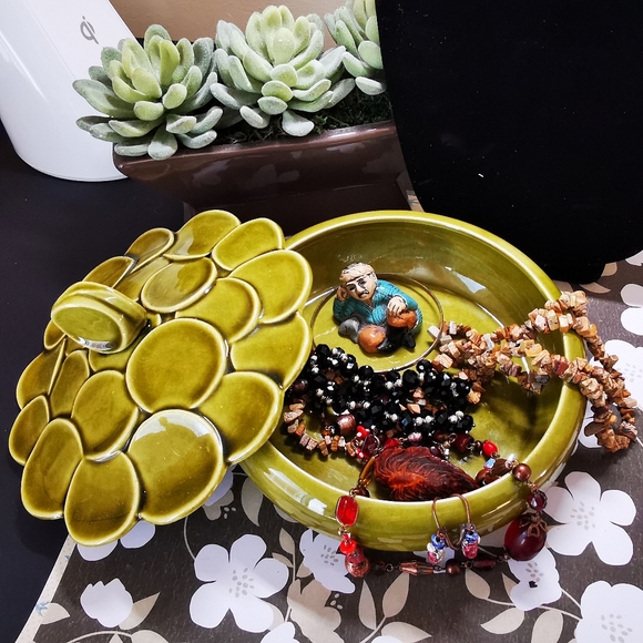 Lot of Jewelry Trinket Dish and Trinket ~ Forest Dwelling Gnomes ~ 8 Pie… - Picture 2 of 16